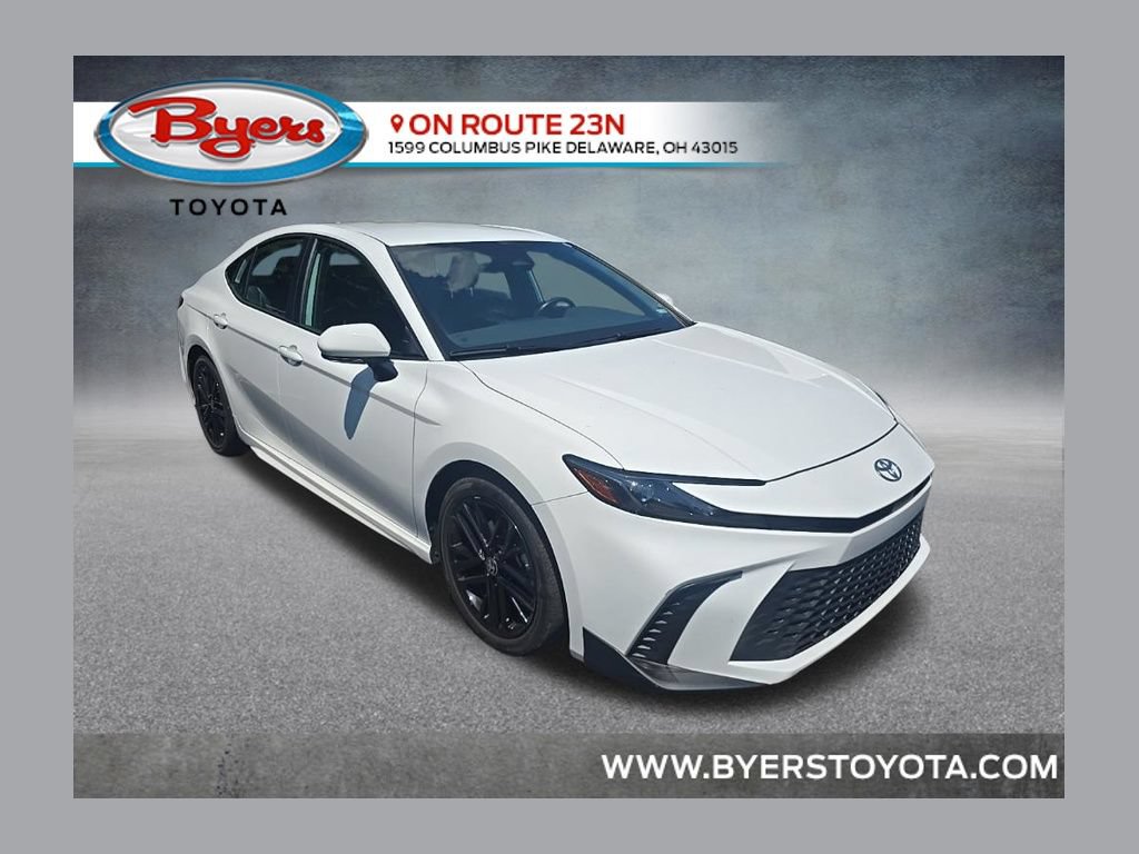 Used 2025 Toyota Camry SE FWD image 1