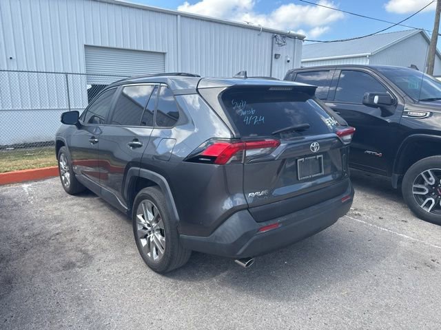 Used 2020 Toyota RAV4 XLE Premium FWD image 5