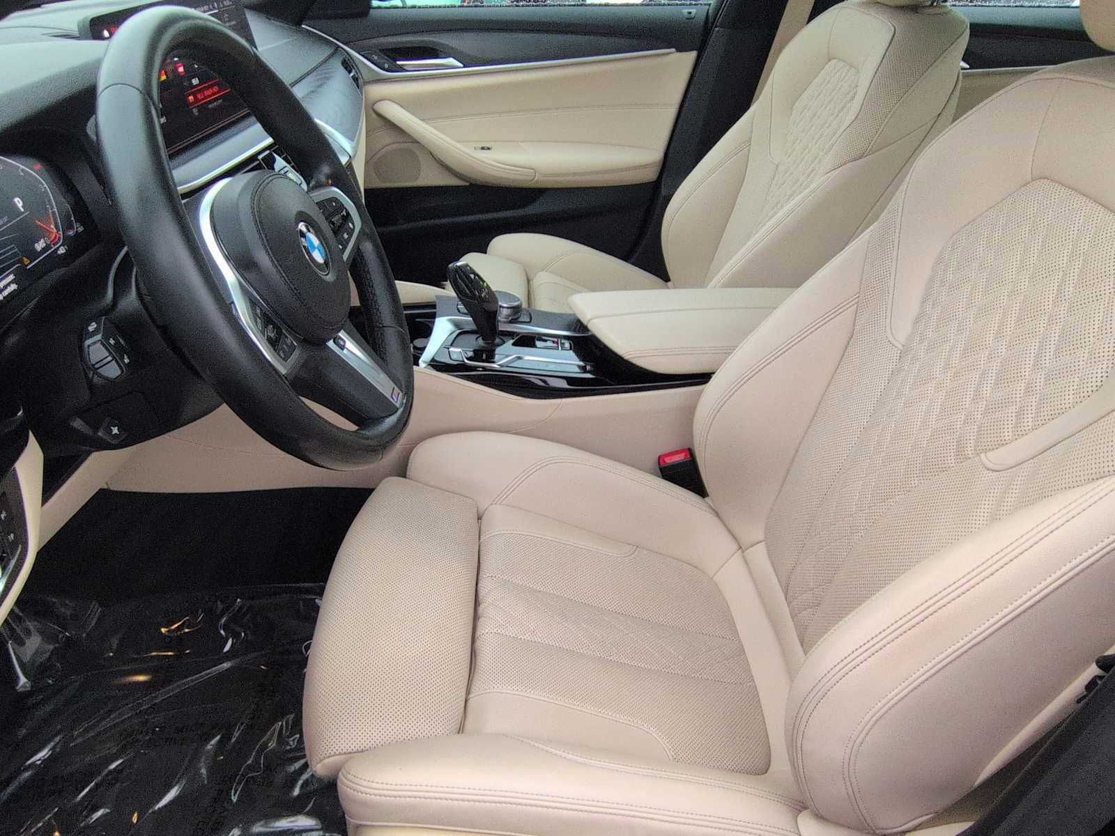 Used 2023 BMW 530i xDrive w/ M Sport Package image 10