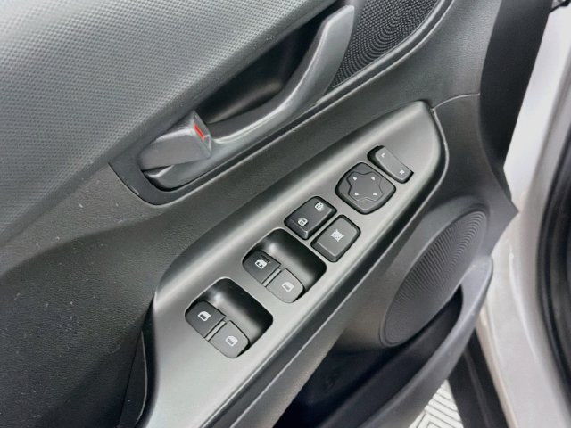 Used 2023 Hyundai Kona SE w/ Cargo Package AWD/4WD image 24