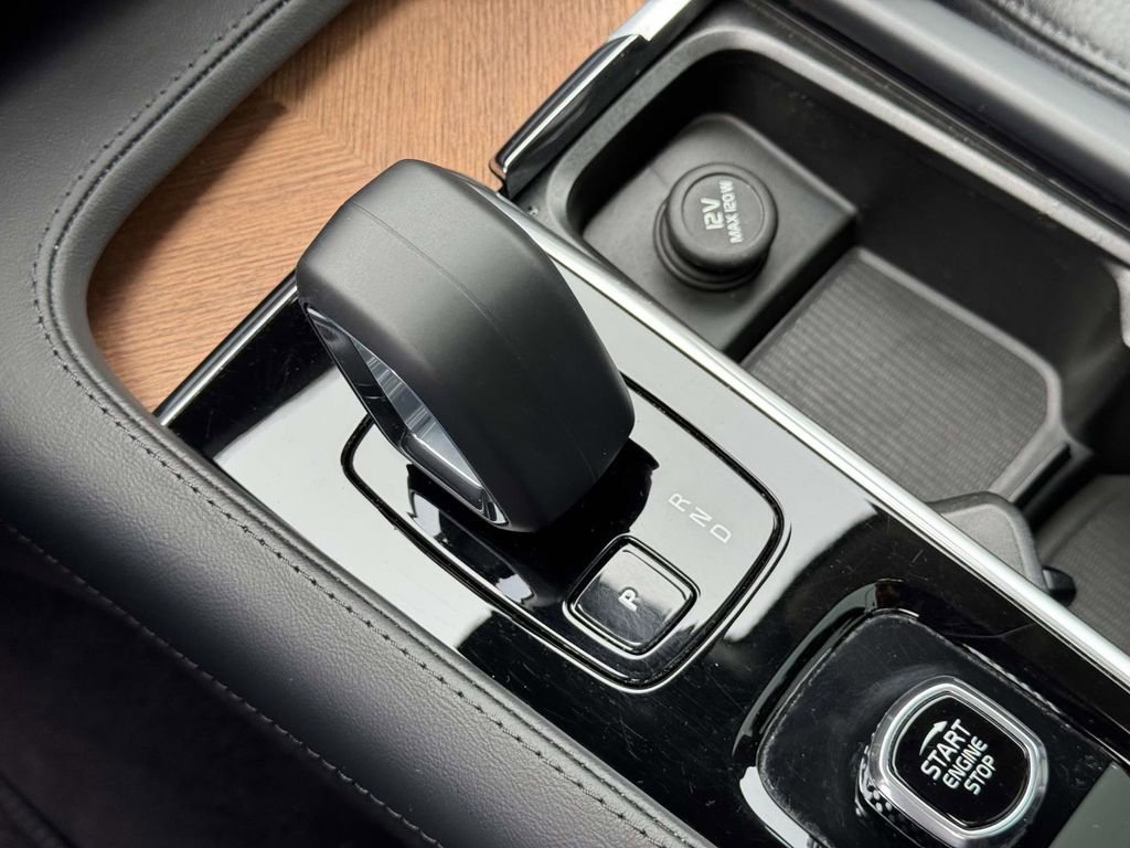 Certified 2023 Volvo XC90 B6 Plus image 28