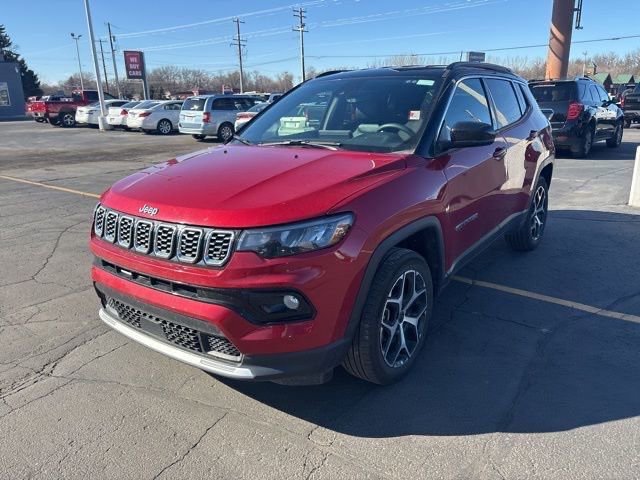 Used 2025 Jeep Compass Limited image 4
