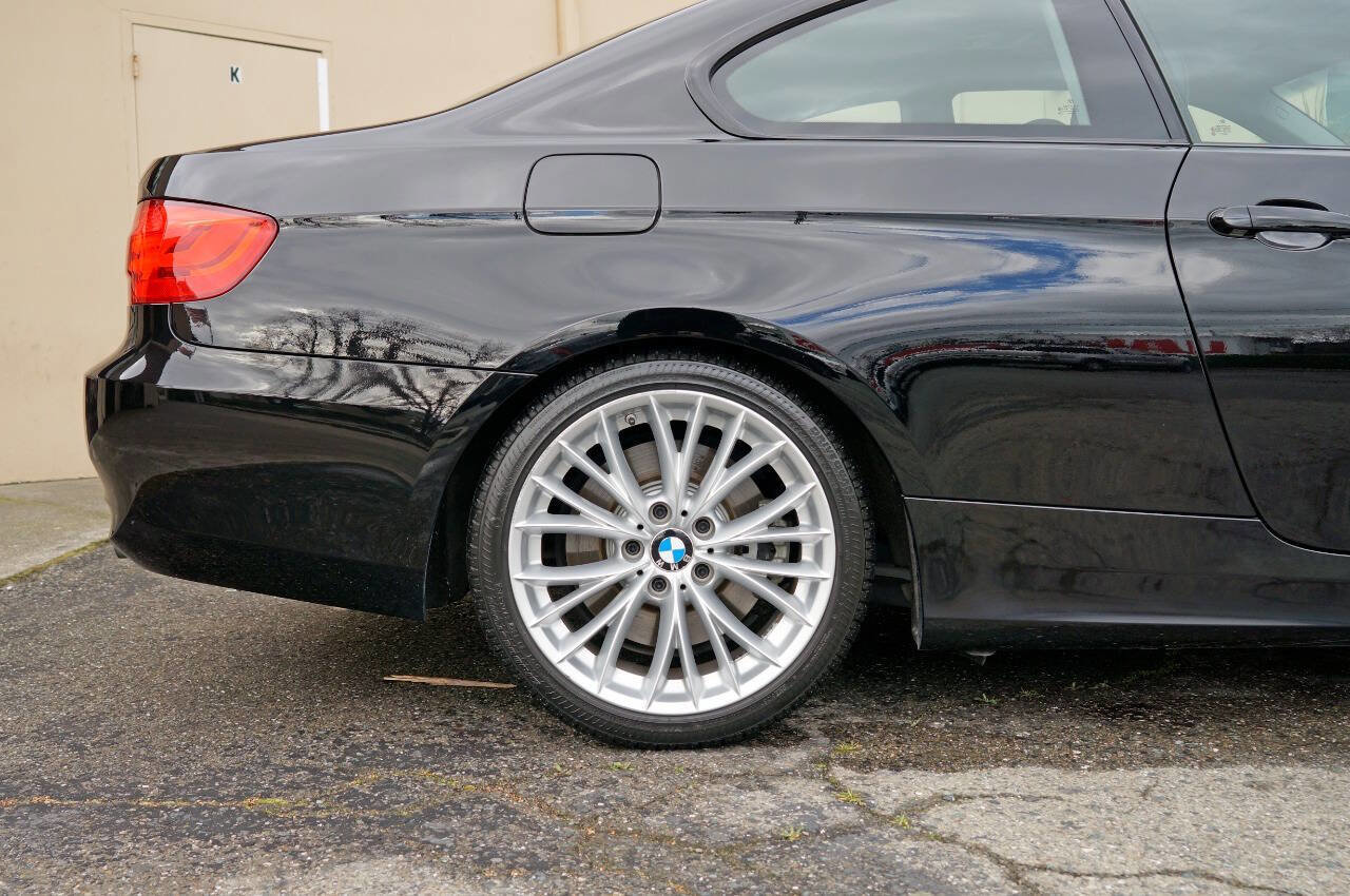 Used 2011 BMW 335i Coupe image 4