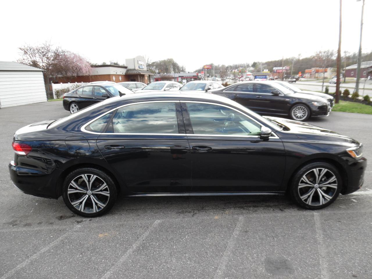 Used 2022 Volkswagen Passat 2.0T SE image 7
