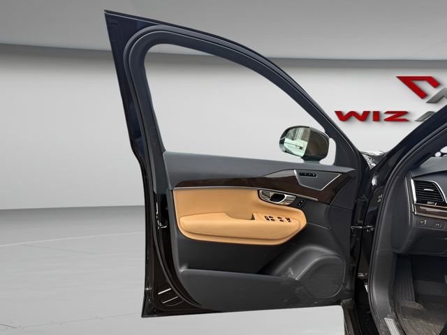 Used 2017 Volvo XC90 T6 Momentum w/ Vision Package image 15