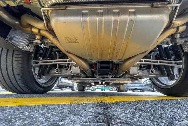 Used 2021 Aston Martin DBX image 77