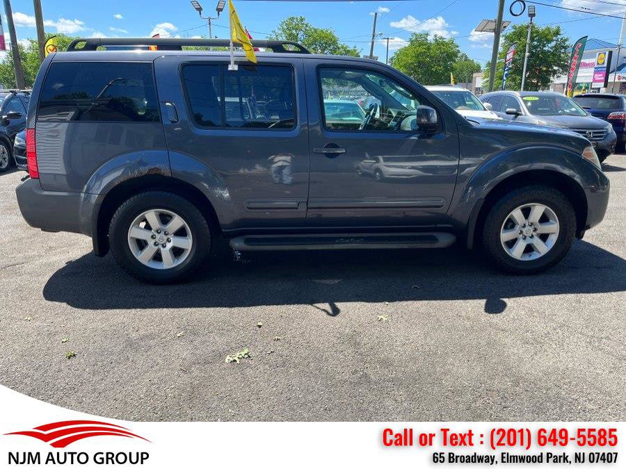 Used 2010 Nissan Pathfinder SE AWD/4WD image 12