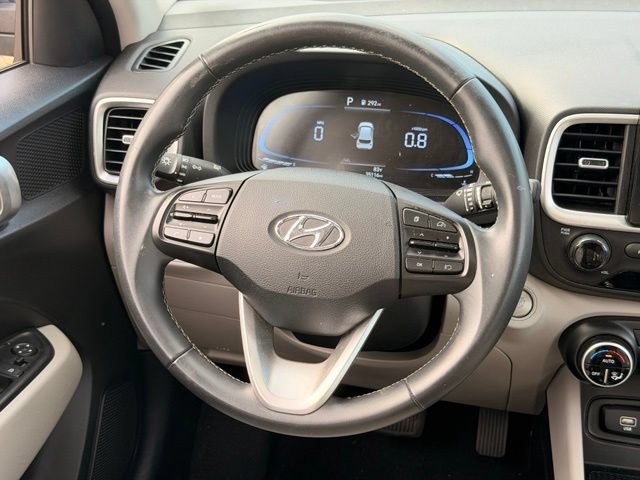 Used 2025 Hyundai Venue SEL FWD image 16