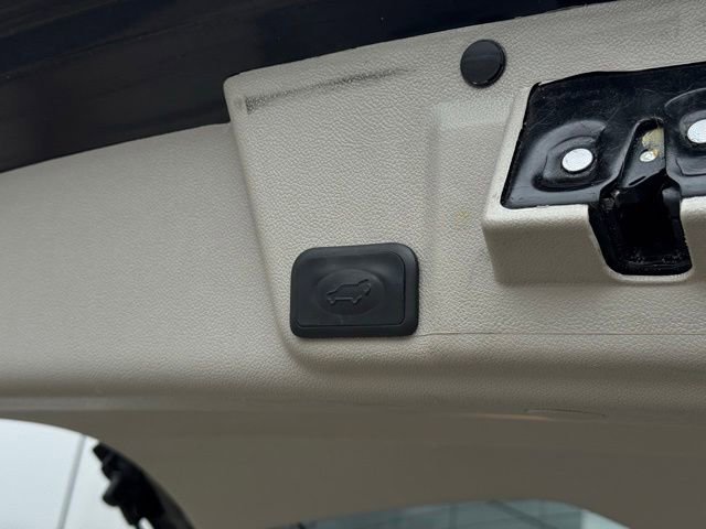 Used 2017 Buick Enclave Leather AWD/4WD image 34