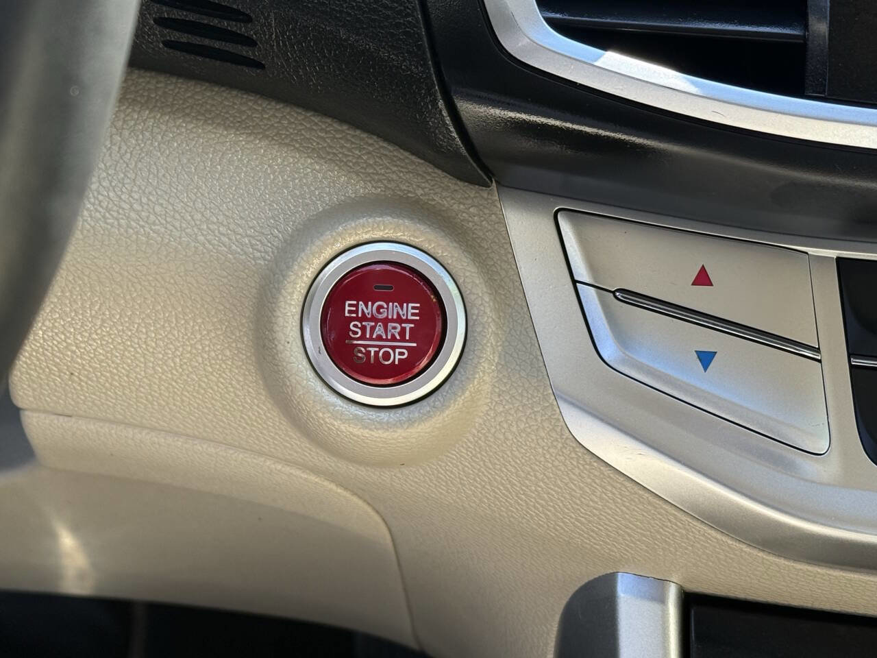Used 2013 Honda Accord EX-L image 9
