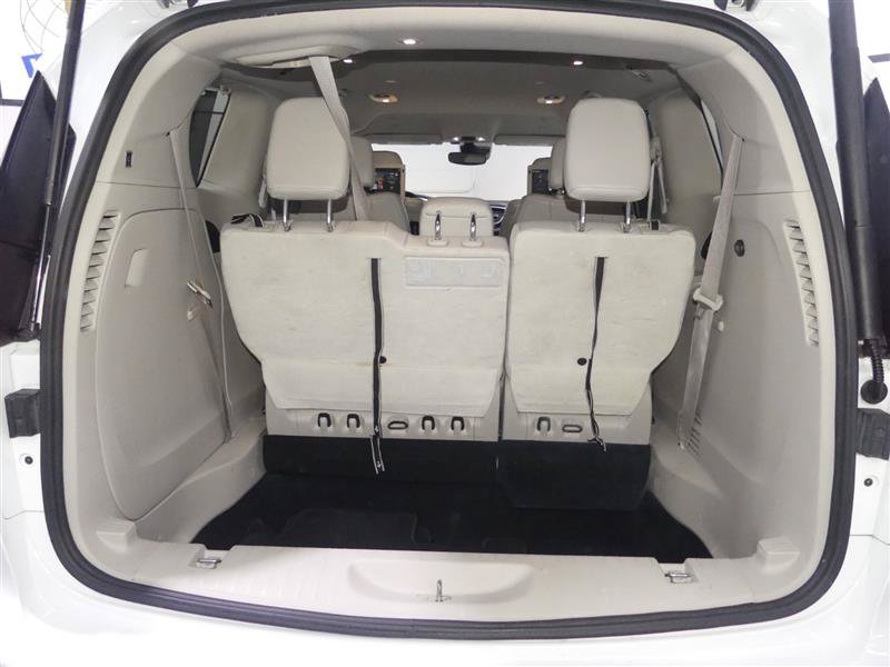 Used 2018 Chrysler Pacifica Touring-L Plus w/ Advanced Safetytec Group FWD image 8
