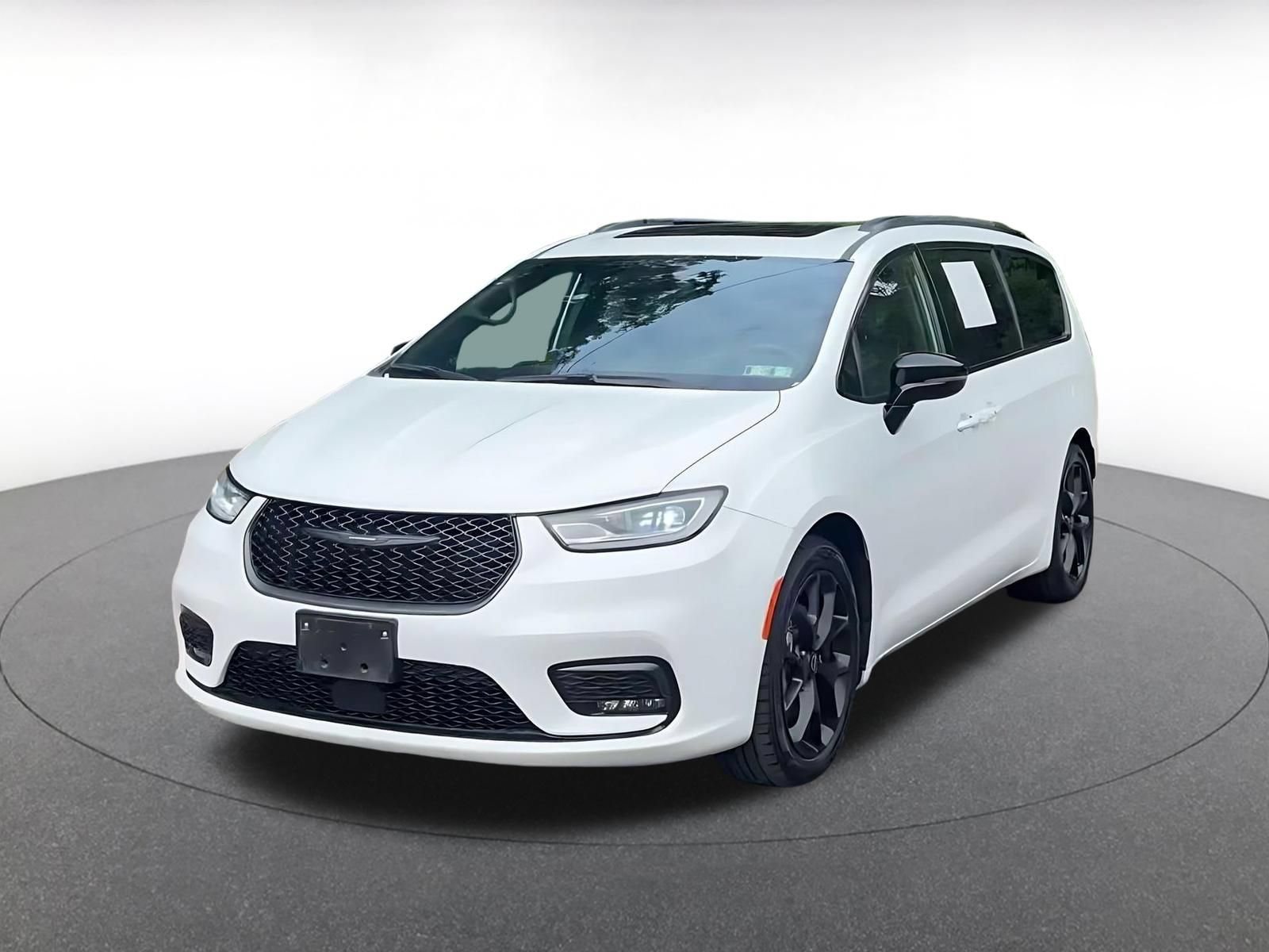 Used 2025 Chrysler Pacifica Limited FWD image 6