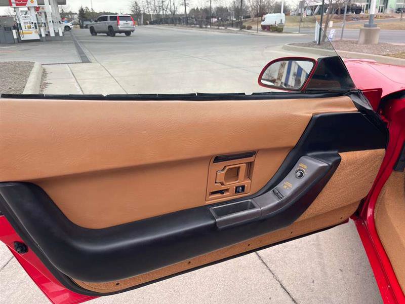 Used 1990 Chevrolet Corvette Convertible RWD image 68