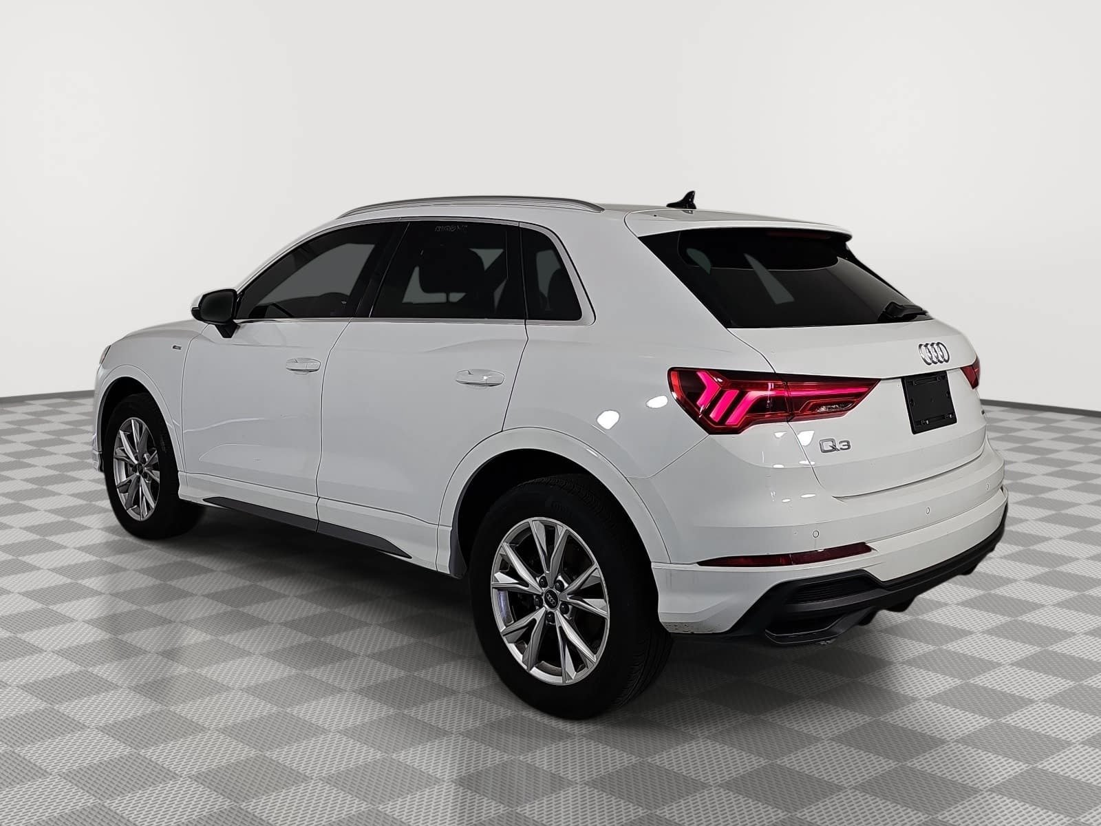 Used 2025 Audi Q3 2.0T Premium w/ Convenience Package AWD/4WD image 6
