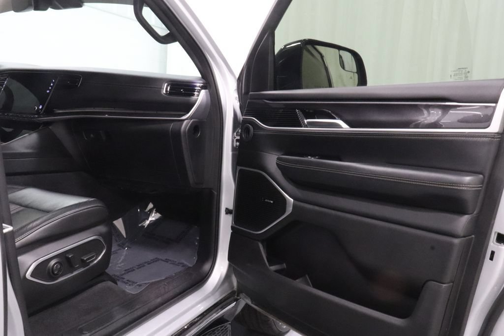 Certified 2024 Jeep Wagoneer 4WD image 14