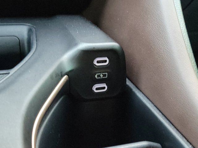 Used 2023 Toyota Crown Limited image 21