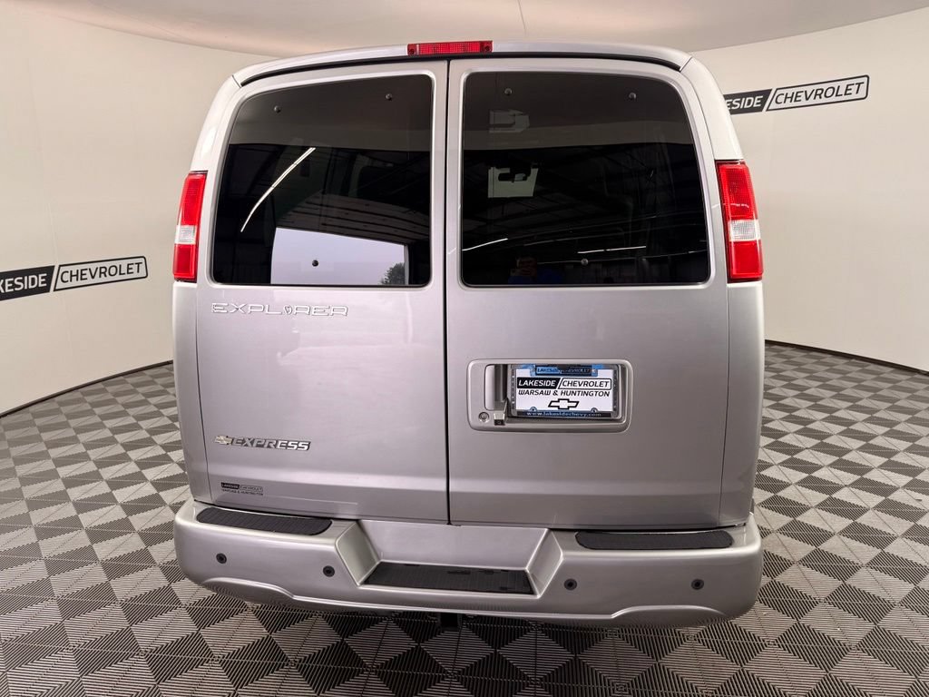 Used 2021 Chevrolet Express 2500 LS w/ Enhanced Convenience Package RWD image 5