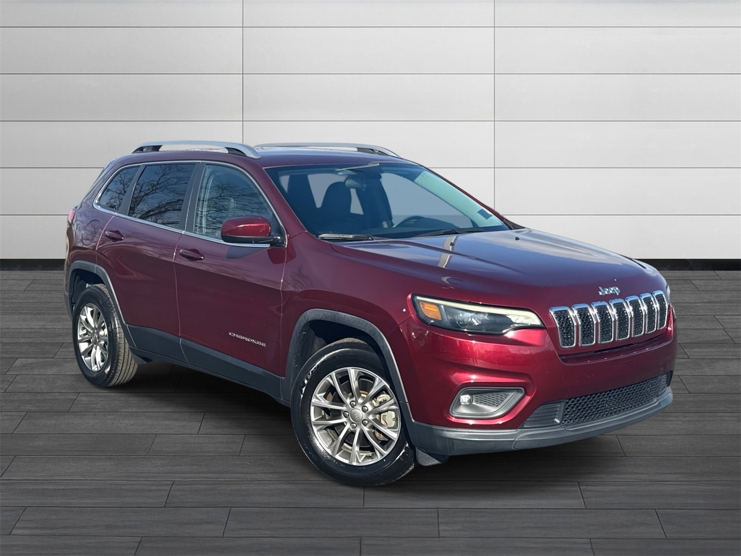 Used 2019 Jeep Cherokee Latitude Plus image 2