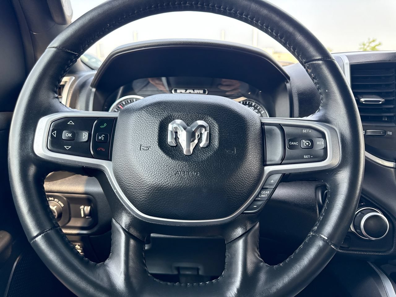 Used 2023 RAM 1500 Big Horn AWD/4WD image 18
