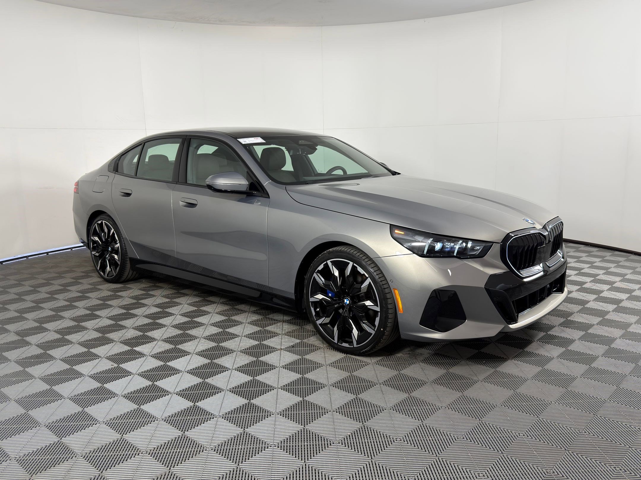 New 2026 BMW 540i xDrive w/ Executive Package image 6
