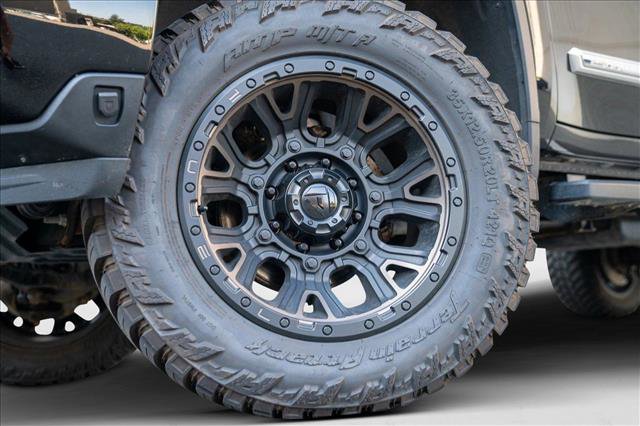 Used 2024 Chevrolet Silverado 2500 High Country image 4