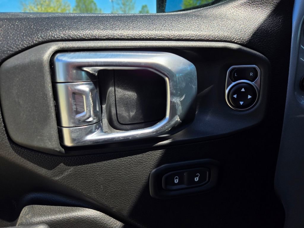 Used 2024 Jeep Gladiator Sport image 12