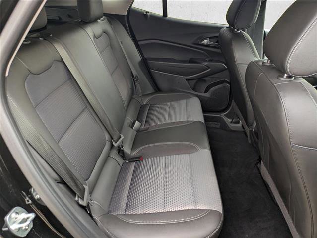 Used 2025 Chevrolet Trax LT image 17