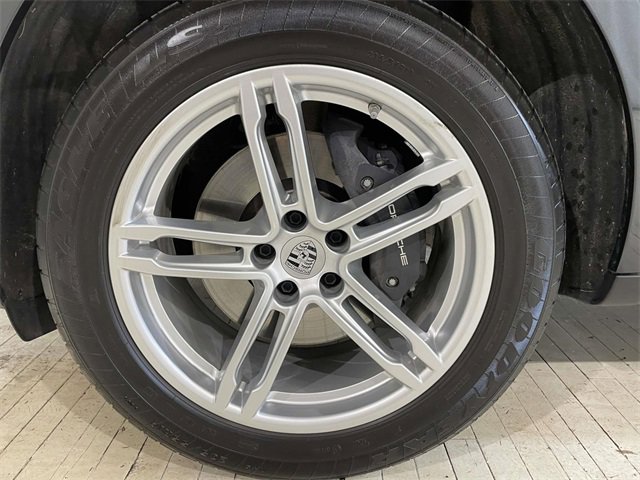 Used 2025 Porsche Macan image 11