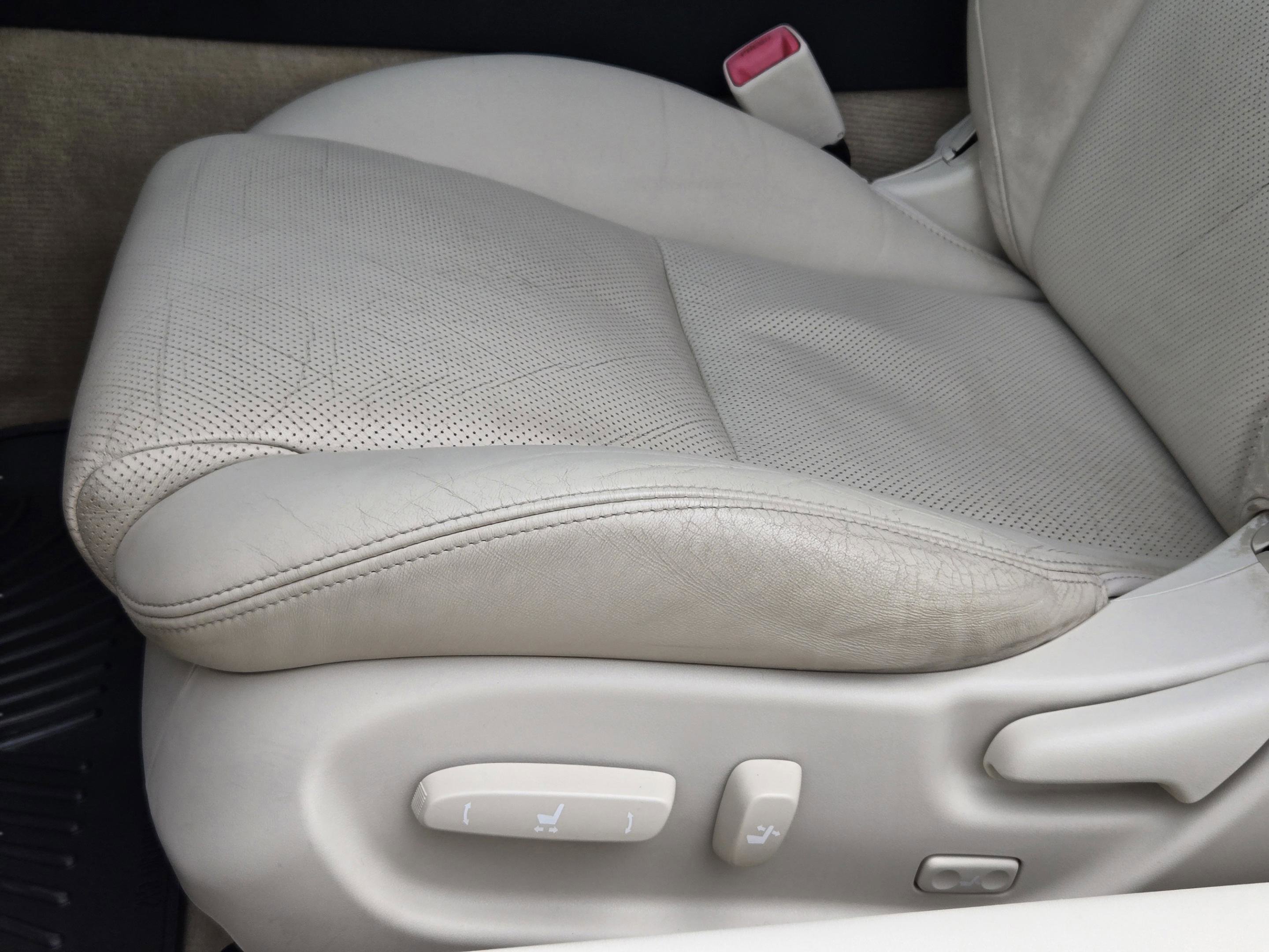 Used 2010 Lexus IS 250C RWD image 21