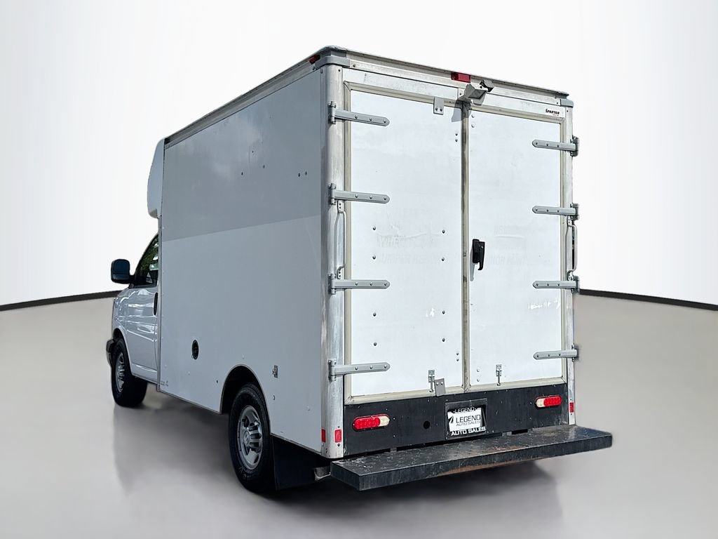 Used 2017 Chevrolet Express 3500 w/ Chrome Appearance Package RWD image 6