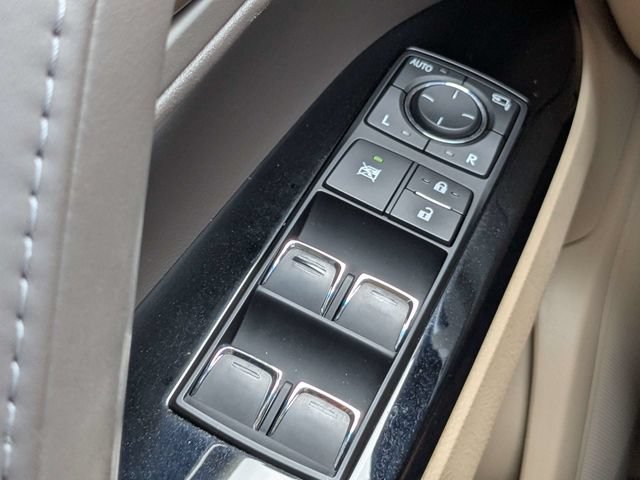 Used 2019 Lexus LX 570 4WD image 25
