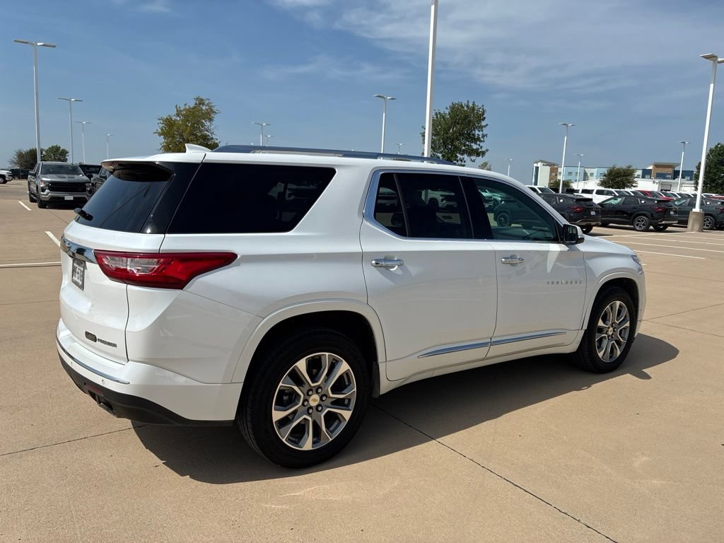 Used 2019 Chevrolet Traverse Premier w/ Driver Confidence II Package FWD image 4
