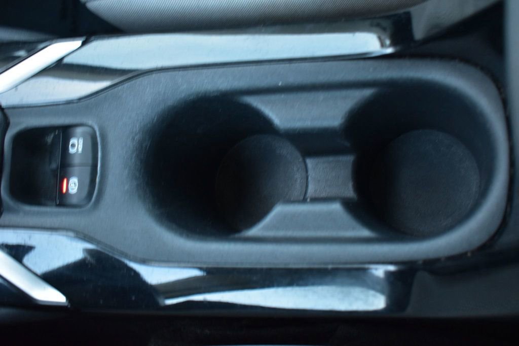 Used 2022 Toyota Corolla LE image 29
