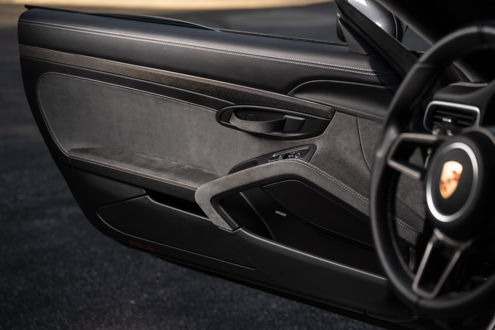 Used 2018 Porsche 911 GT2 RS RWD image 24