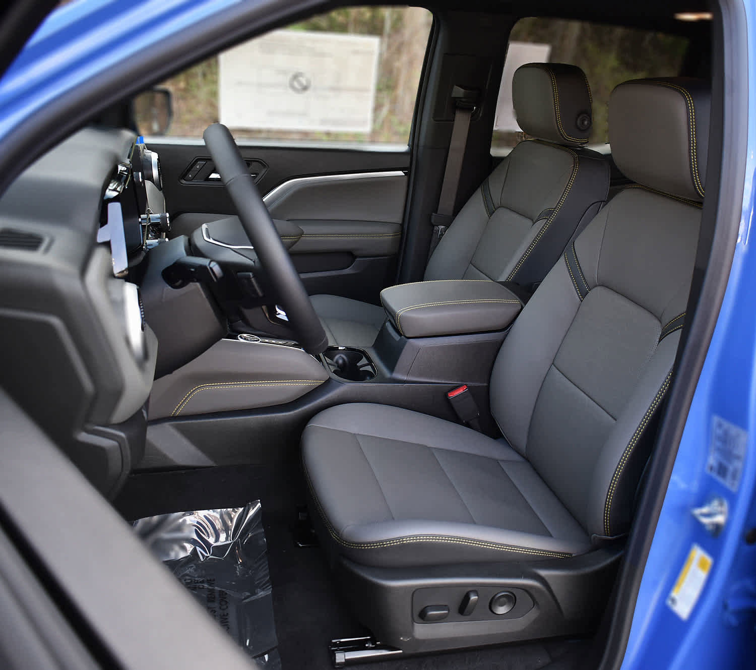 New 2026 Chevrolet Colorado ZR2 w/ Technology Package AWD/4WD image 9