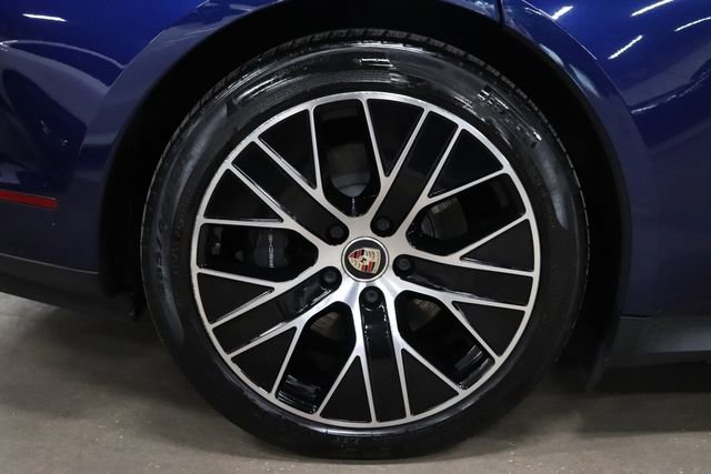 Used 2022 Porsche Taycan RWD image 40