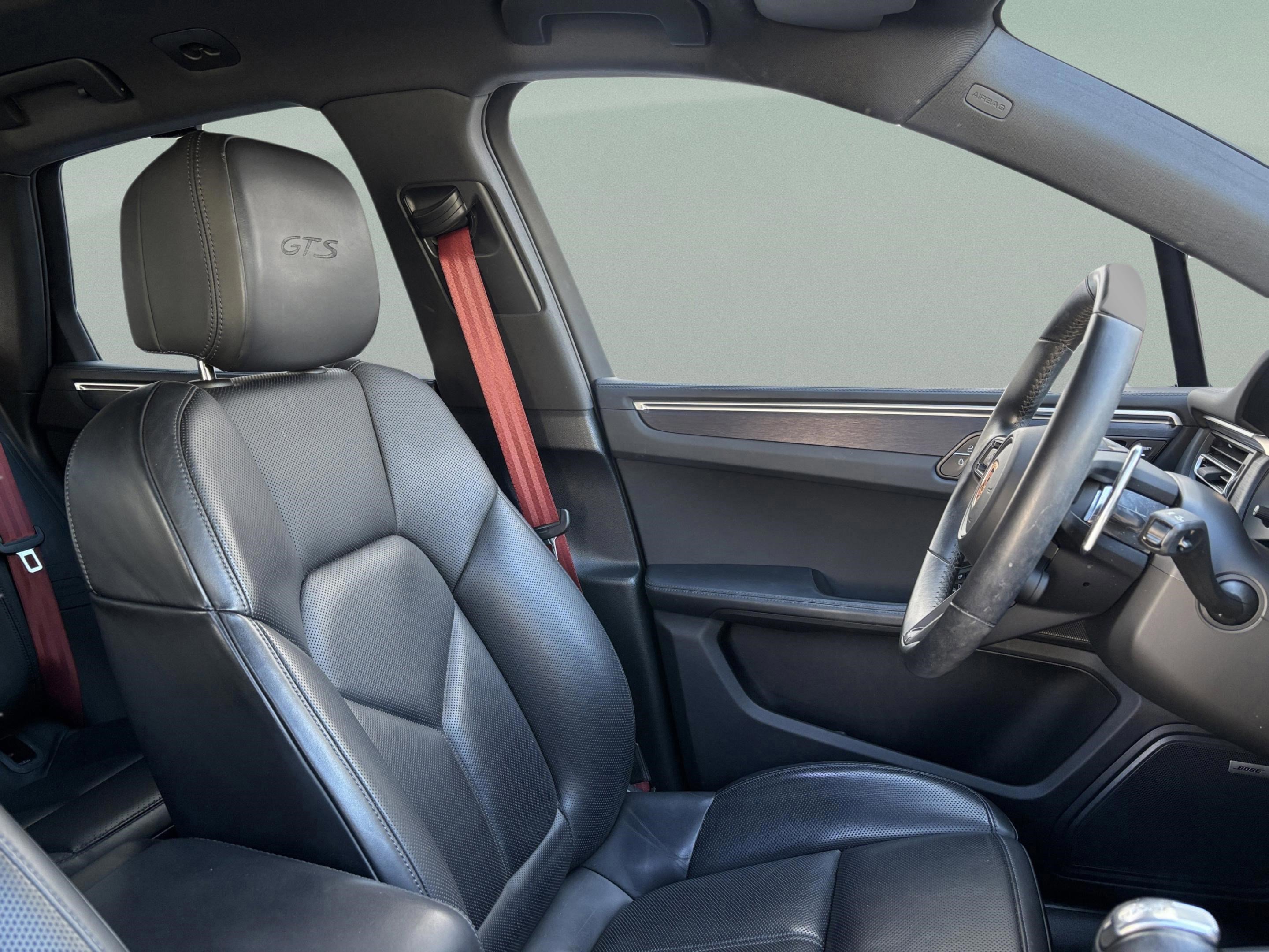 Used 2022 Porsche Macan GTS image 13