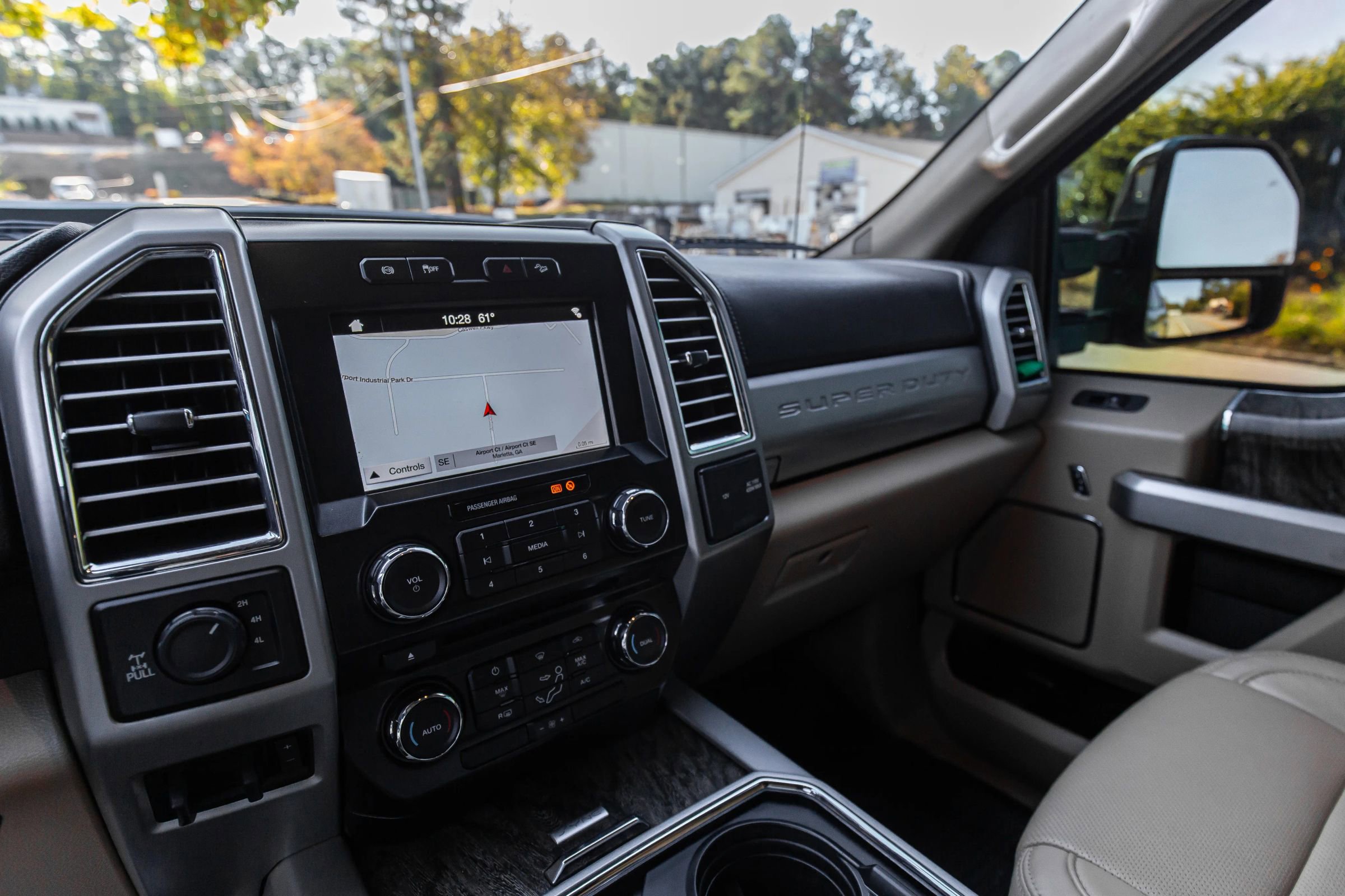 Used 2017 Ford F250 Lariat w/ Chrome Package image 19