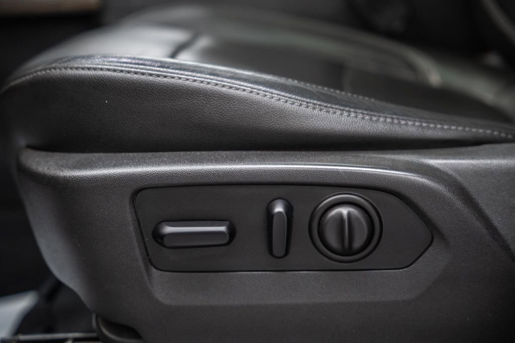 Used 2019 Chevrolet Silverado 1500 RST image 38