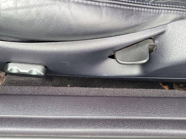 Used 2003 Ford Thunderbird Deluxe image 12