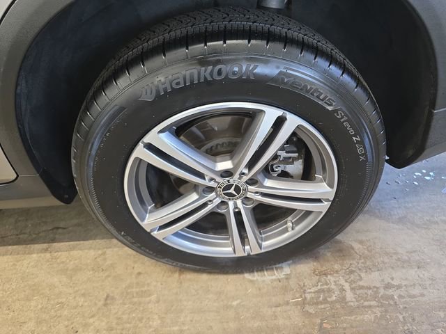 Used 2020 Mercedes-Benz GLC 300 image 23