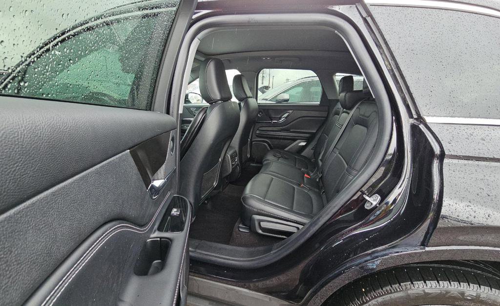 Used 2021 Lincoln Corsair Reserve AWD/4WD image 17