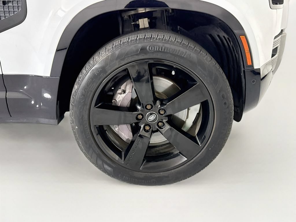 Used 2022 Land Rover Defender 110 X-Dynamic SE AWD/4WD image 32