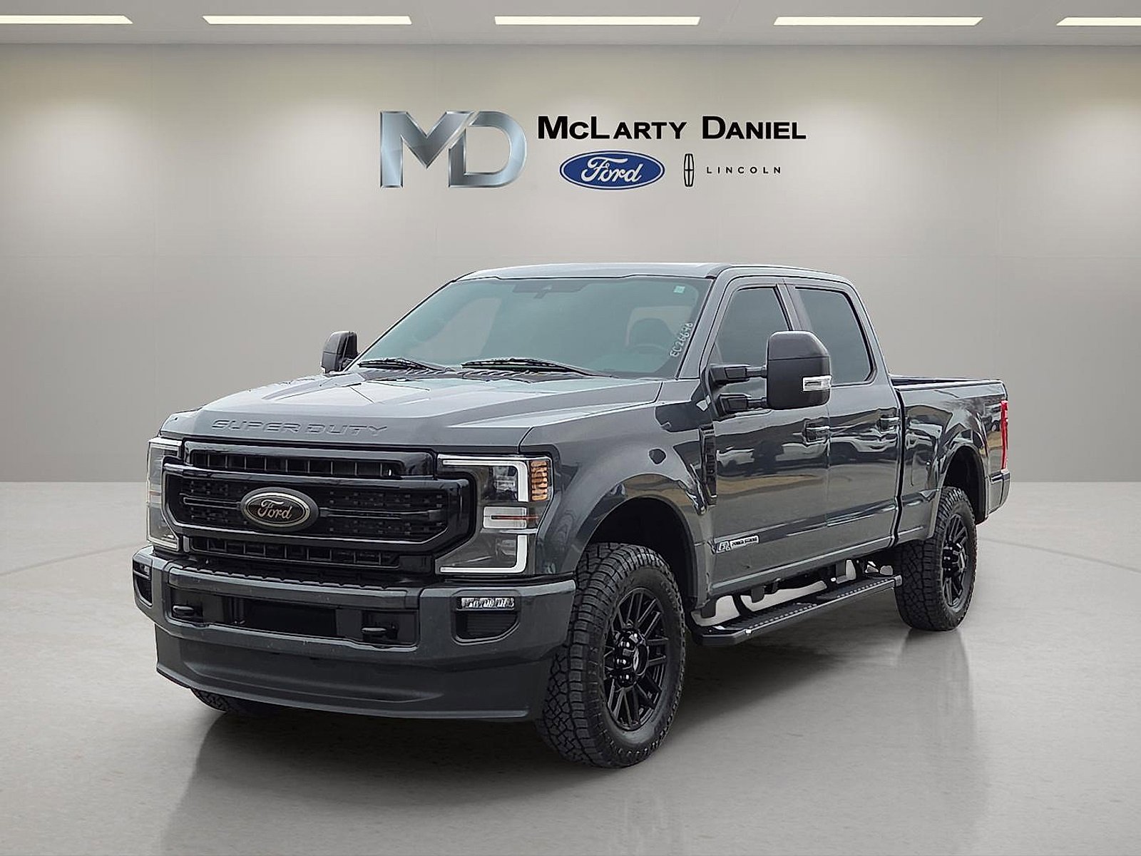 Used 2021 Ford F250 Lariat image 2
