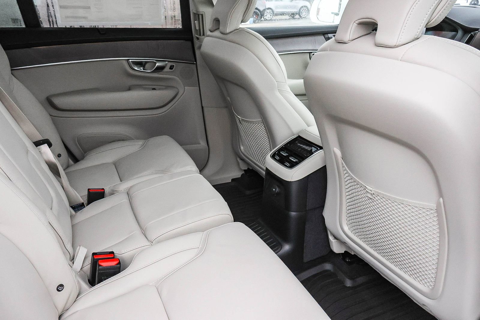 New 2026 Volvo XC90 T8 Ultra w/ Protection Package Premier AWD/4WD image 20