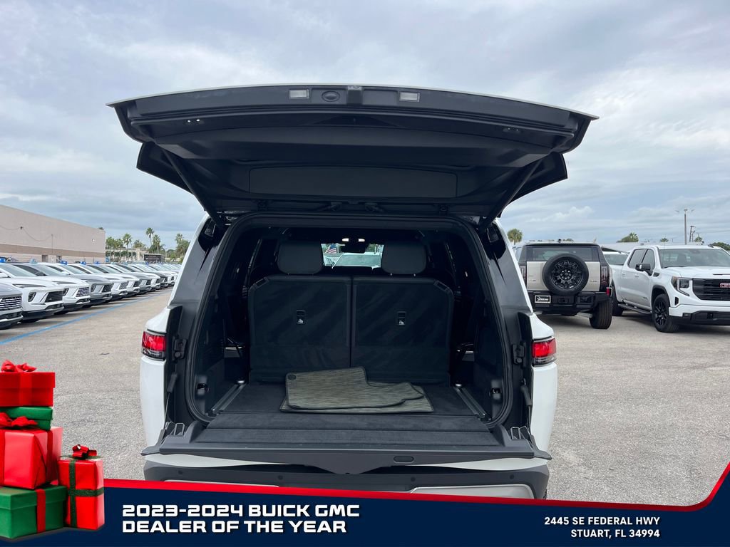 Used 2023 Rivian R1S Adventure image 16