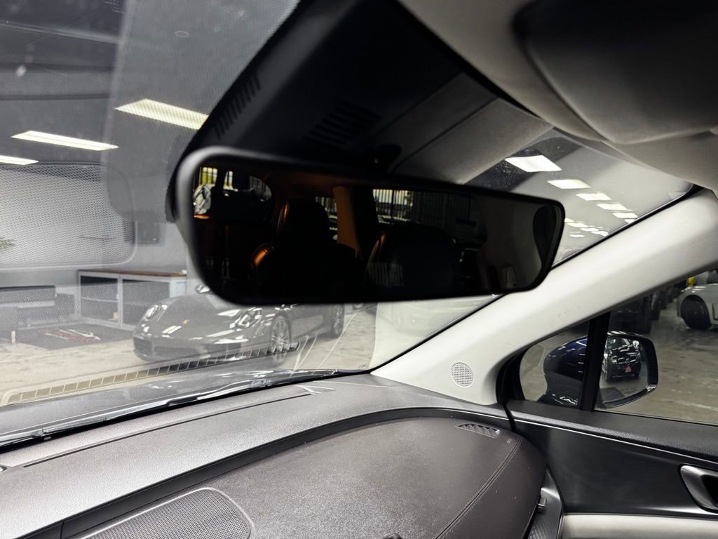 Used 2024 Kia Carnival LX FWD image 28