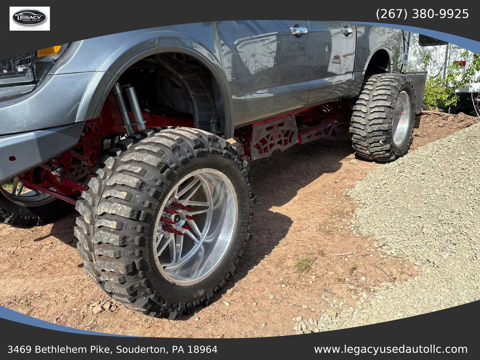 Used 2017 Nissan Titan SV AWD/4WD image 1