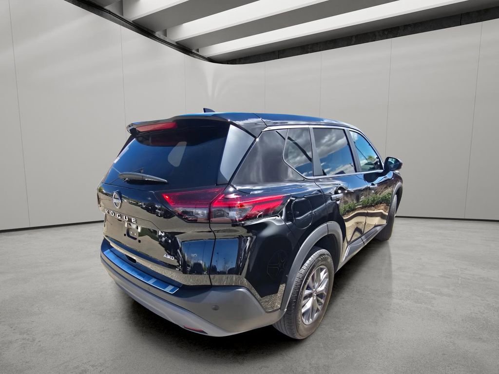 Used 2023 Nissan Rogue S AWD/4WD image 12