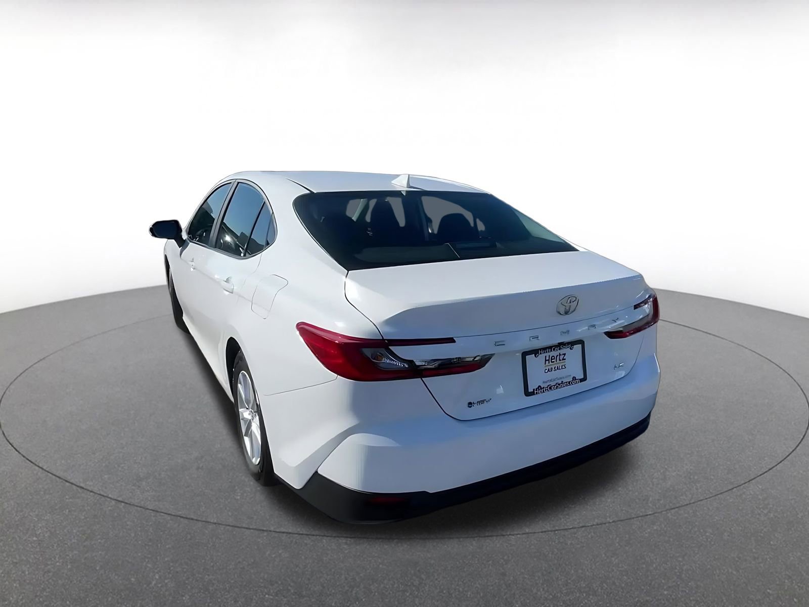 Used 2025 Toyota Camry LE image 11